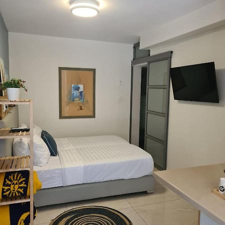 Garden Studio Apartment Elad Luaran gambar