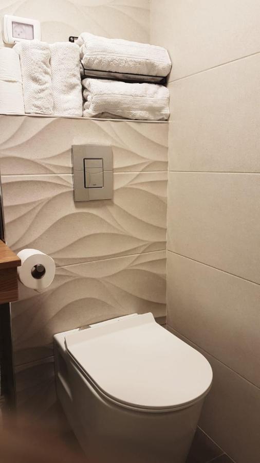 Garden Studio Apartment Elad Luaran gambar