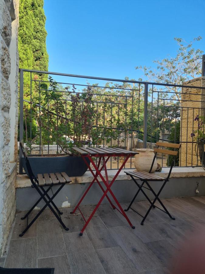 Garden Studio Apartment Elad Luaran gambar